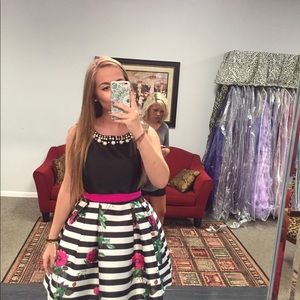 Mac Duggal short prom dress